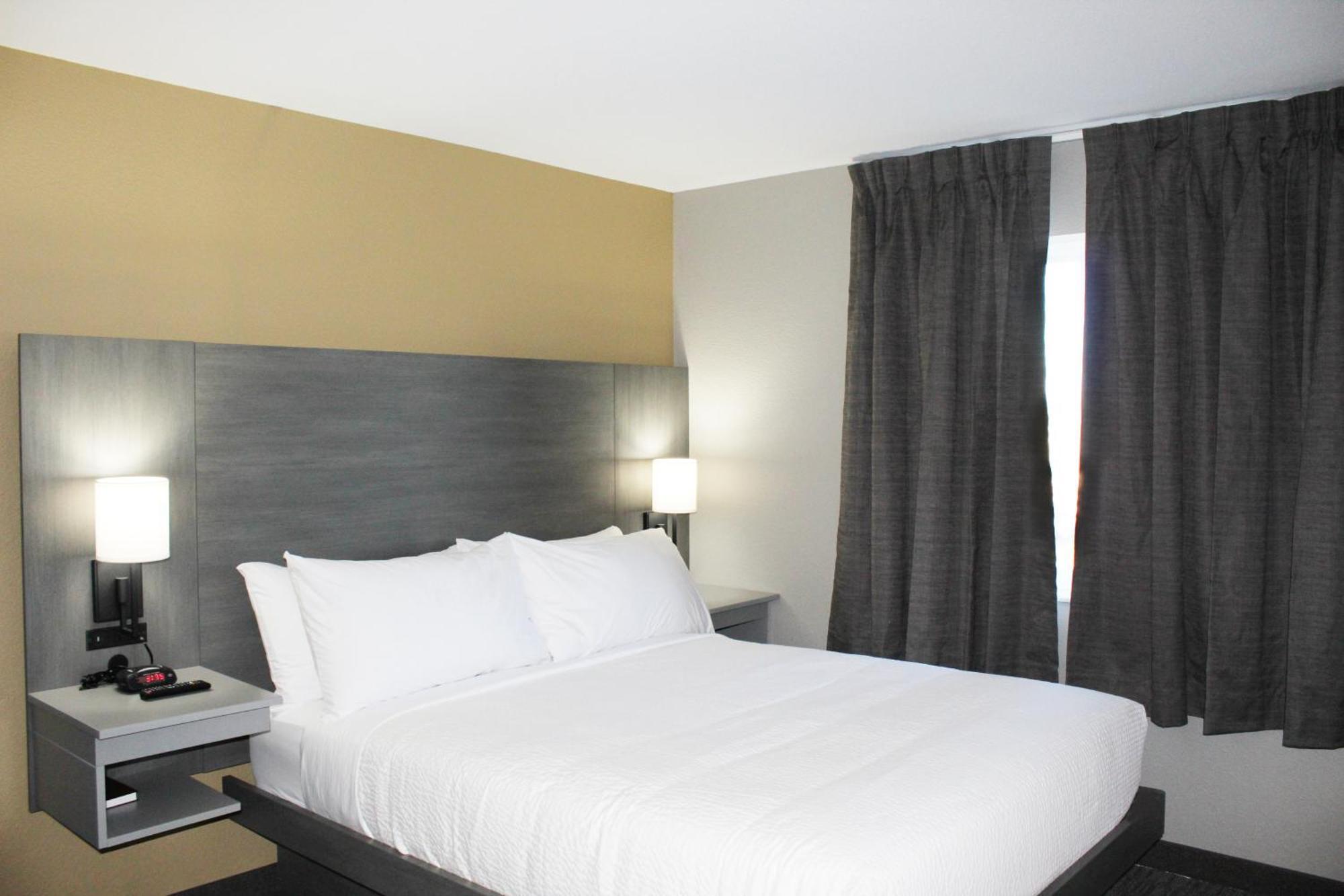 Days Inn By Wyndham Stony Plain Extérieur photo