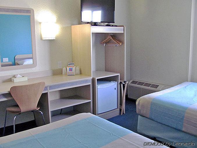 Days Inn By Wyndham Stony Plain Extérieur photo