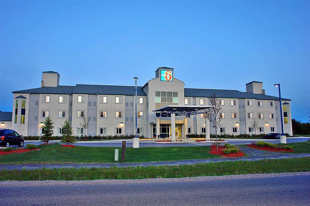 Days Inn By Wyndham Stony Plain Extérieur photo